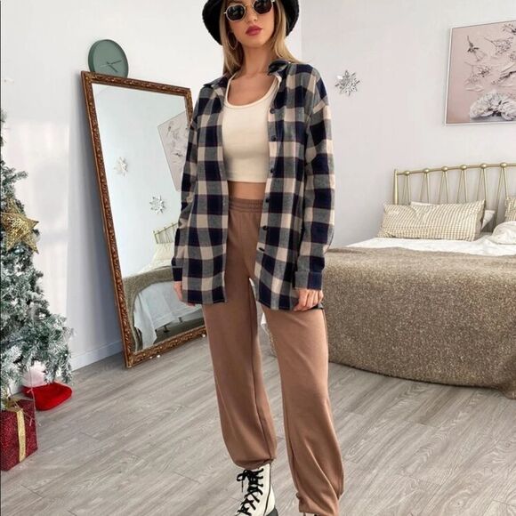 ✨2xHP✨Plaid Drop Shoulder Button Up Top✨ - Picture 1 of 7